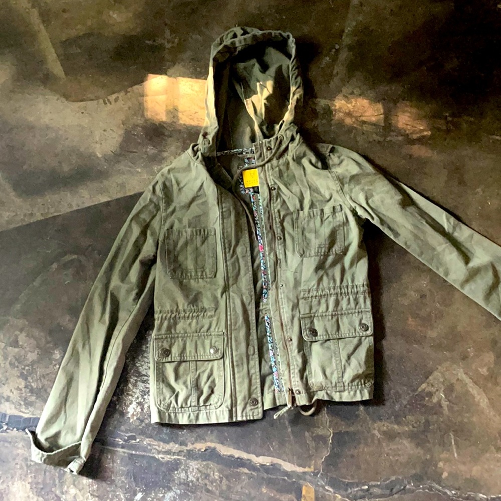 Army green zip up. Size S Prince & Fox
